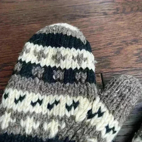 Winter Unisex Grey Graphic Pattern Grey White Wool Mittens - Picture 4 of 10